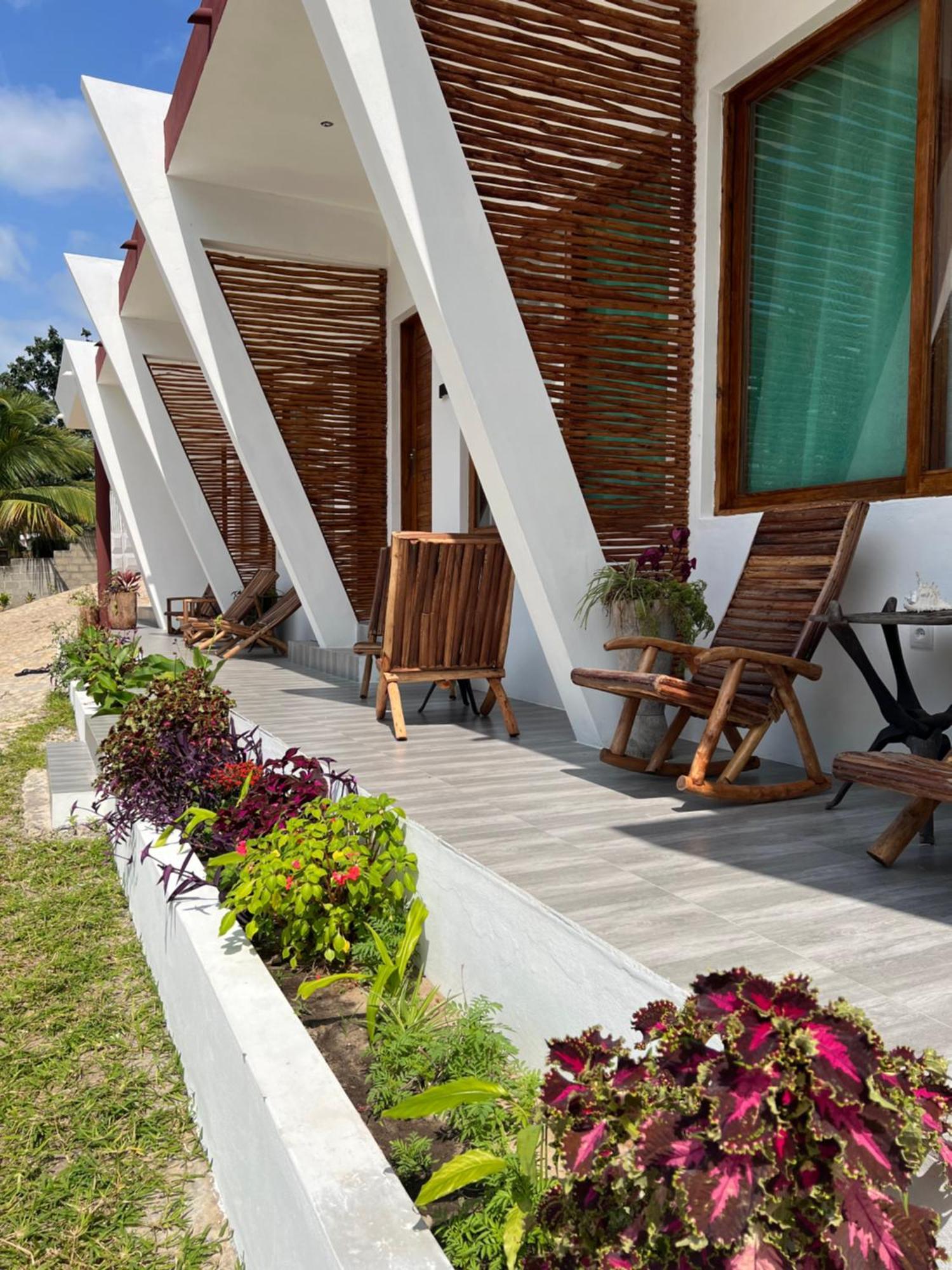 New Giraffe House Bed and Breakfast Vilankulo Buitenkant foto